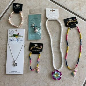 Lot of Hawaiian jewelry includes four necklaces and two bracelets